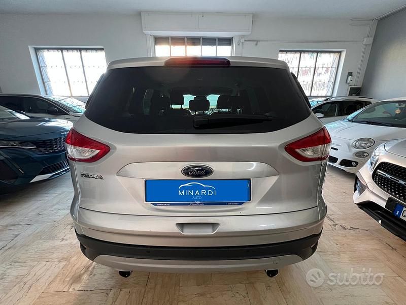 Usata Ford Kuga Titanium 120 CV (88 kW) 2015 Grigio SUV