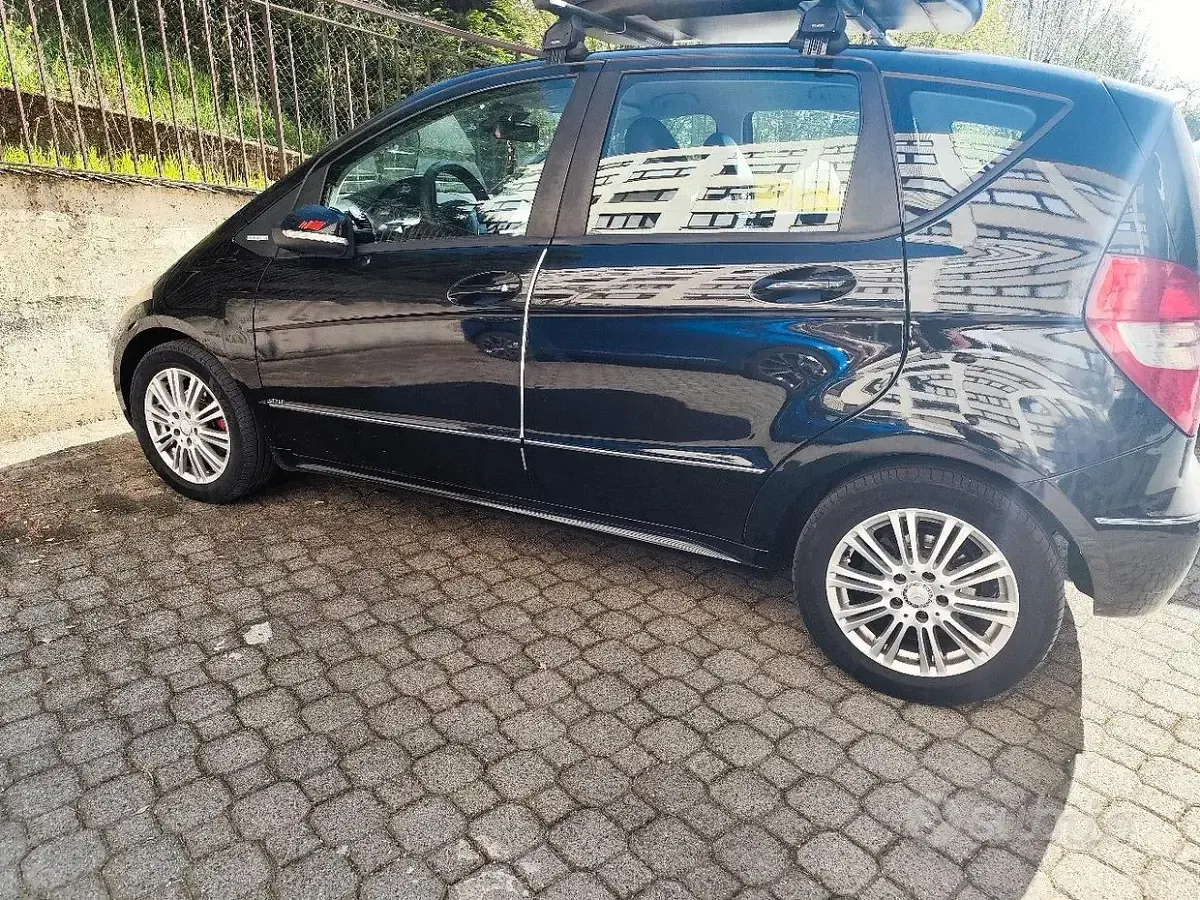 Usata Mercedes A160 95 CV (69 kW) 2011 Nero Utilitaria