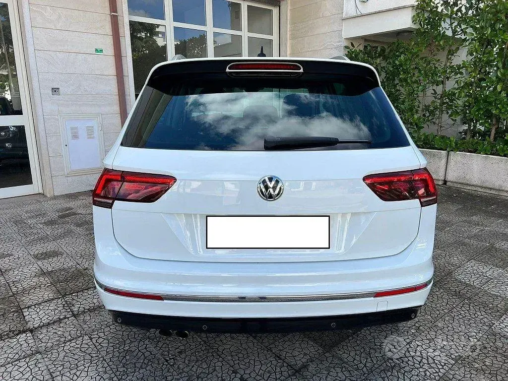 Usata VW Tiguan R-line 150 CV (110 kW) 2018 Bianco SUV