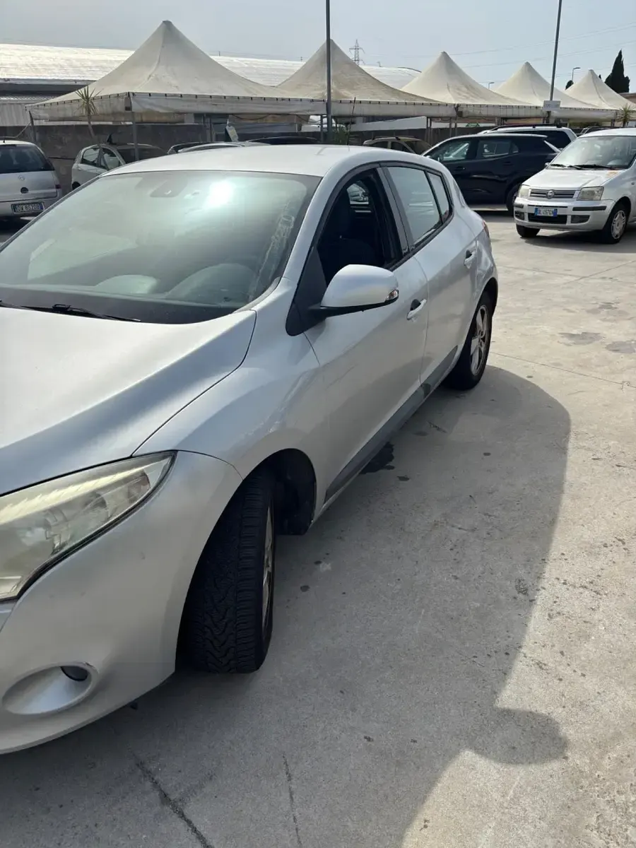 Usata Renault Mégane III 110 CV (80 kW) 2010 Argento Berlina