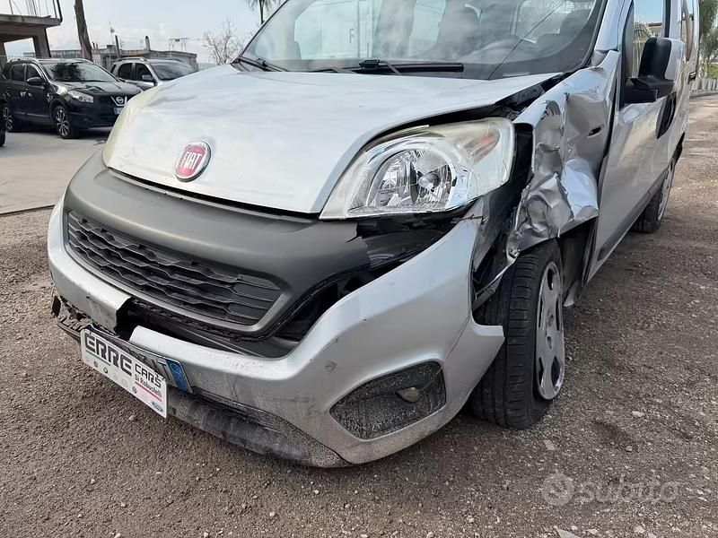 Usata Fiat Qubo Trekking 70 CV (51 kW) 2017 Grigio Monovolume