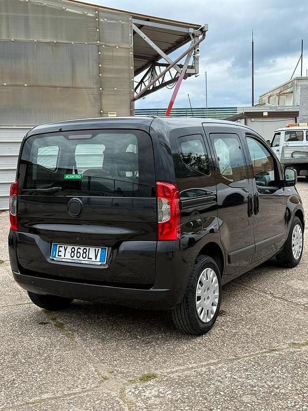 Usata Peugeot Bipper 75 CV (55 kW) 2015 Monovolume