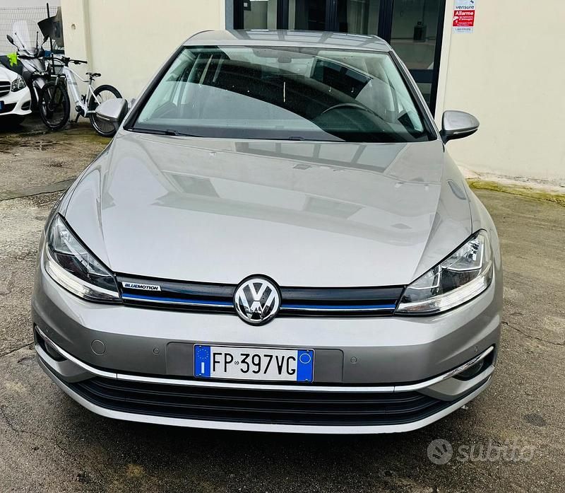 Usata VW Golf VII Executive 110 CV (80 kW) 2018 Giallo Berlina