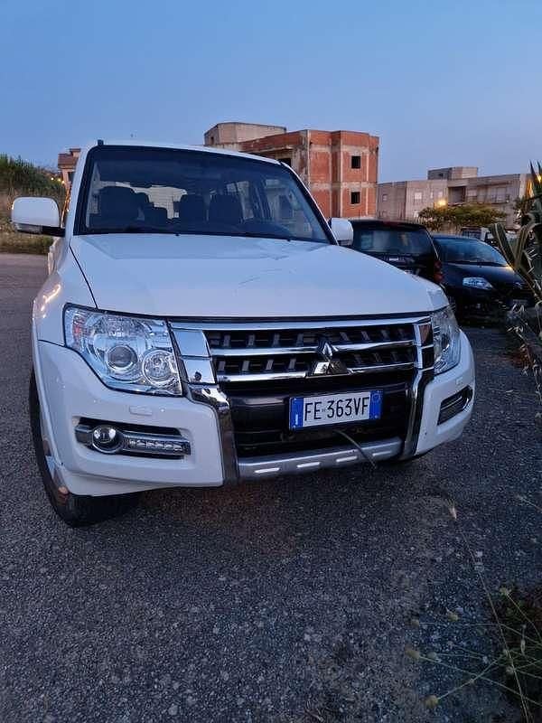 Usata Mitsubishi Pajero Intense 190 CV (139 kW) 2016 Bianco SUV