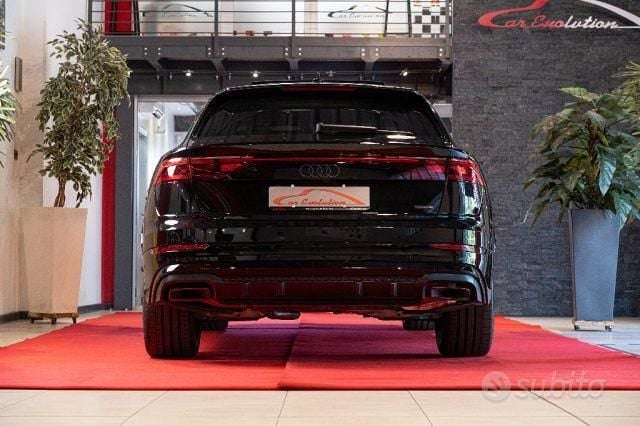 Usata Audi Q8 S-Line 286 CV (210 kW) 2025 Nero SUV