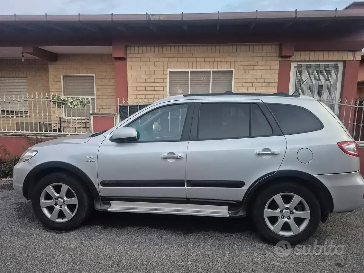 Usata Hyundai Santa Fe Active 155 CV (114 kW) 2010 Grigio SUV