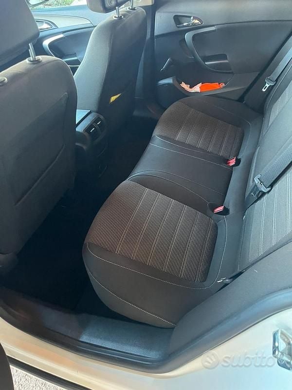 Usata 2011 Opel Insignia Station wagon | 3400 € - Immagine 1/4