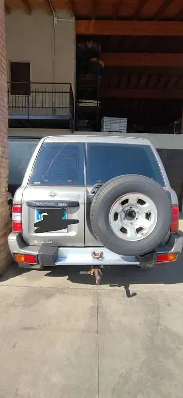 Usata Nissan Patrol 158 CV (116 kW) 2004 Argento SUV