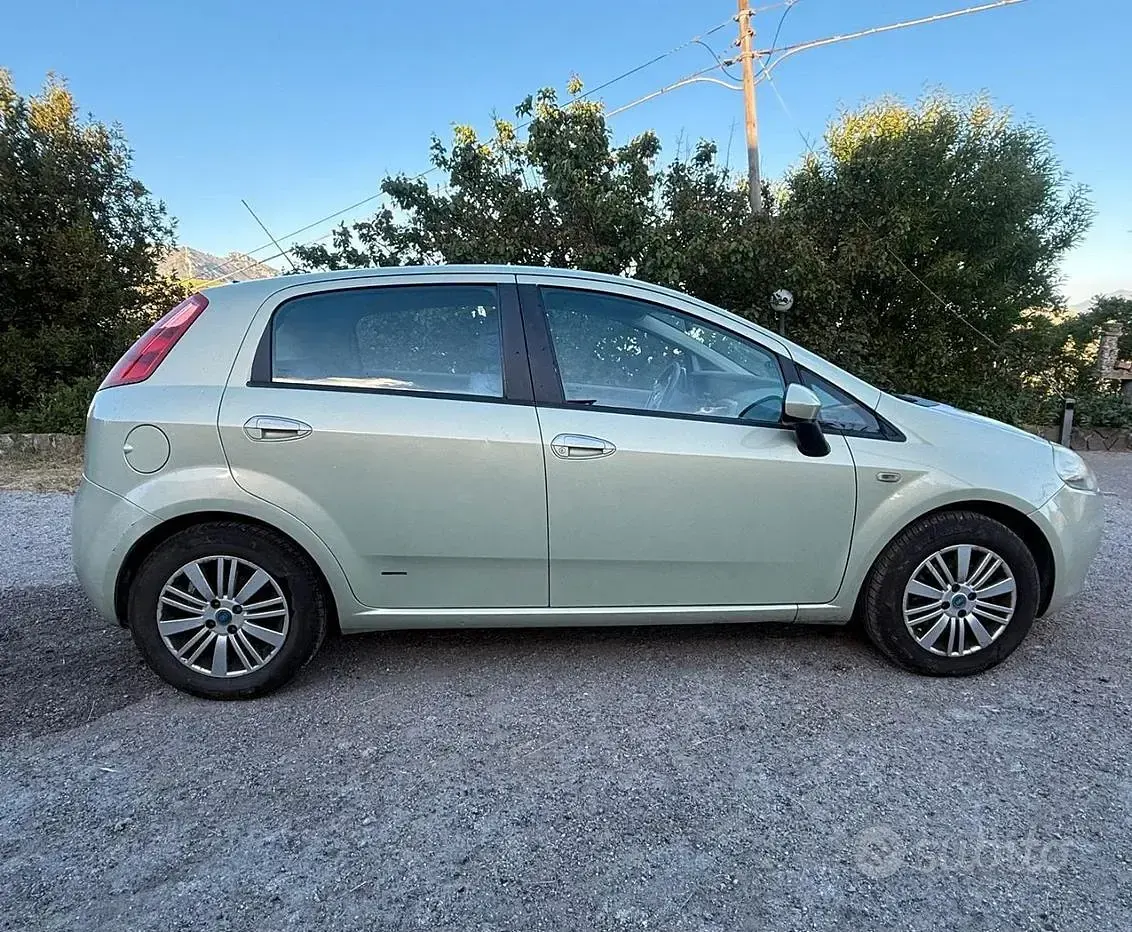 Usata Fiat Grande Punto 75 CV (55 kW) 2006 Giallo Utilitaria