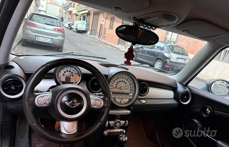 Nero Usata 2010 Mini Cooper Due volumi | 3999 € (Ottimo prezzo) - Immagine 1/4