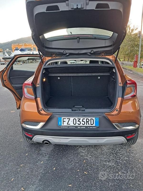 Usata Renault Captur Intens 101 CV (74 kW) 2019 Marrone SUV