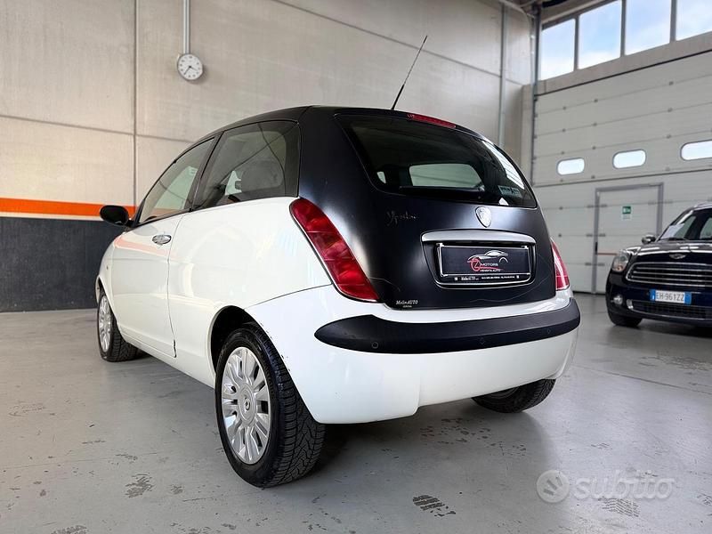 Usata Lancia Ypsilon 80 CV (58 kW) 2006 Beige Utilitaria