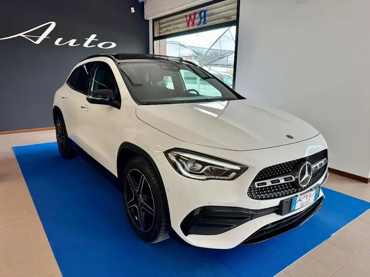 Usata Mercedes GLA200 Premium 150 CV (110 kW) 2021 Bianco SUV