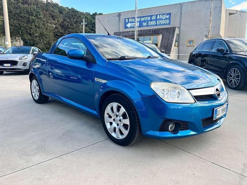 Usata Opel Tigra Enjoy 69 CV (50 kW) 2007 Blu/azzurro Cabrio