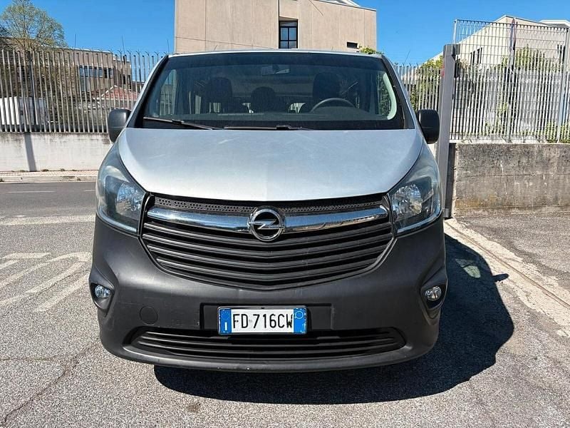 Usata Opel Vivaro S 145 CV (106 kW) 2016 Argento Monovolume