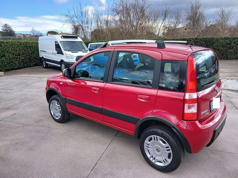 Usata Fiat Panda 4x4 Climbing 60 CV (44 kW) 2010 Rosso Utilitaria