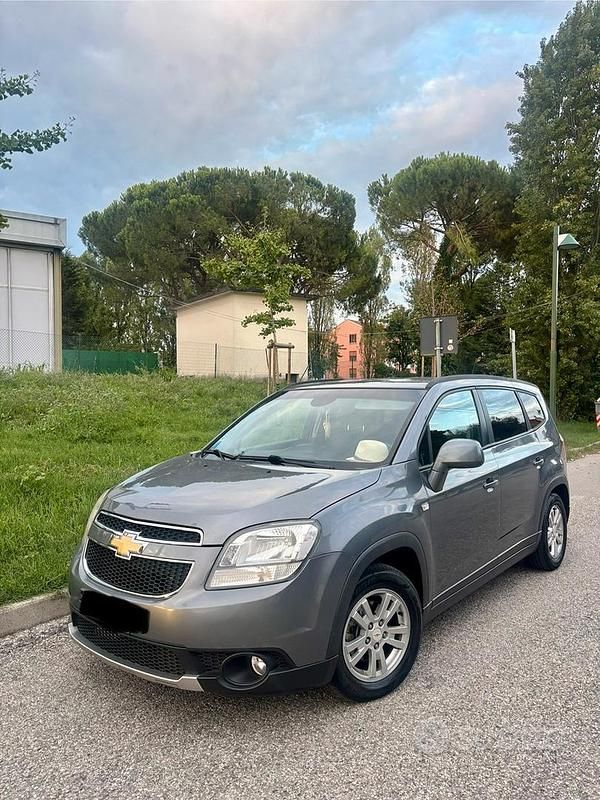 Grigio Usata 2013 Chevrolet Orlando Monovolume | 7390 € (Cara) - Immagine 1/4