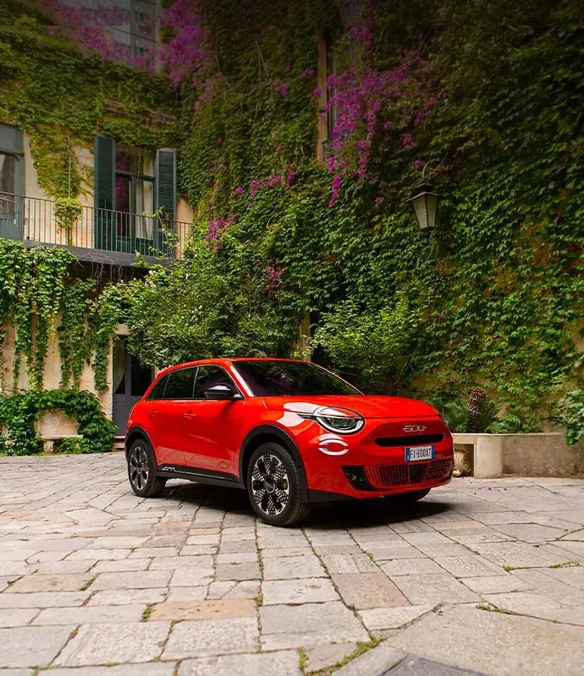 Nuova Fiat 600 Icon 101 CV (74 kW) 2026 Argento SUV