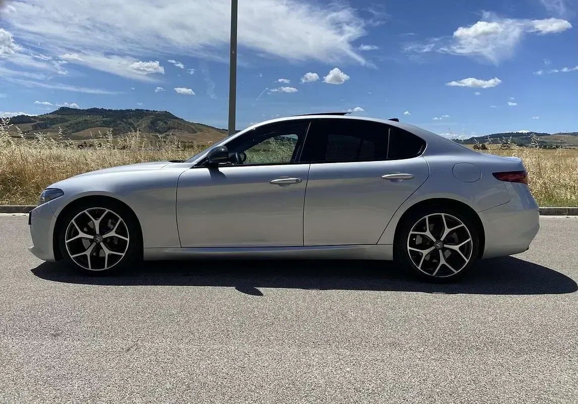 Usata Alfa Romeo Giulia Tech Edition 190 CV (139 kW) 2019 Grigio Berlina