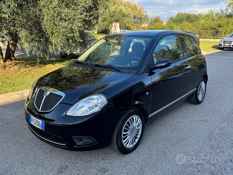 Usata Lancia Ypsilon 60 CV (44 kW) 2009 Nero Utilitaria