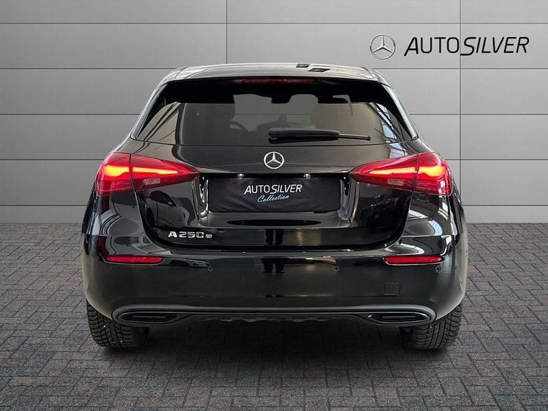Usata Mercedes E250 Advanced 163 CV (119 kW) 2023 Nero Berlina