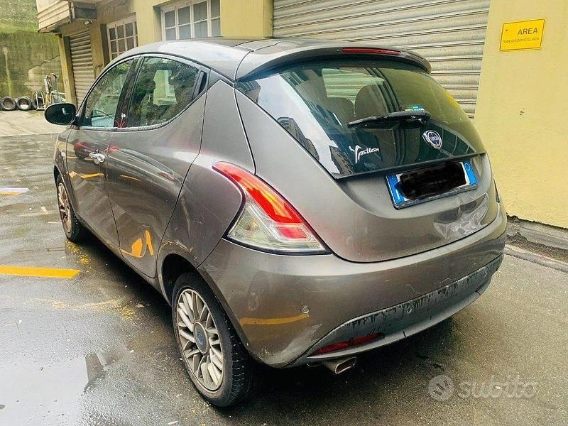 Usata Lancia Ypsilon Platinum 69 CV (50 kW) 2014 Grigio Utilitaria