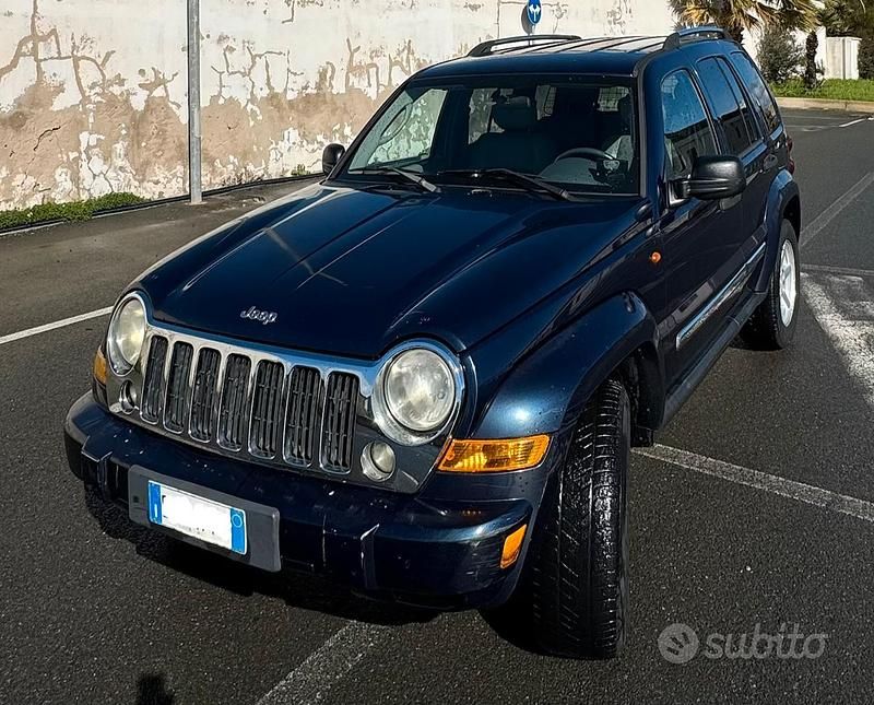 Usata Jeep Cherokee 163 CV (119 kW) 2007 Blu SUV