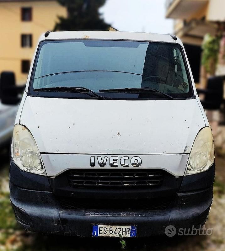 Usata Iveco Daily 106 CV (77 kW) 2013 Bianco Berlina