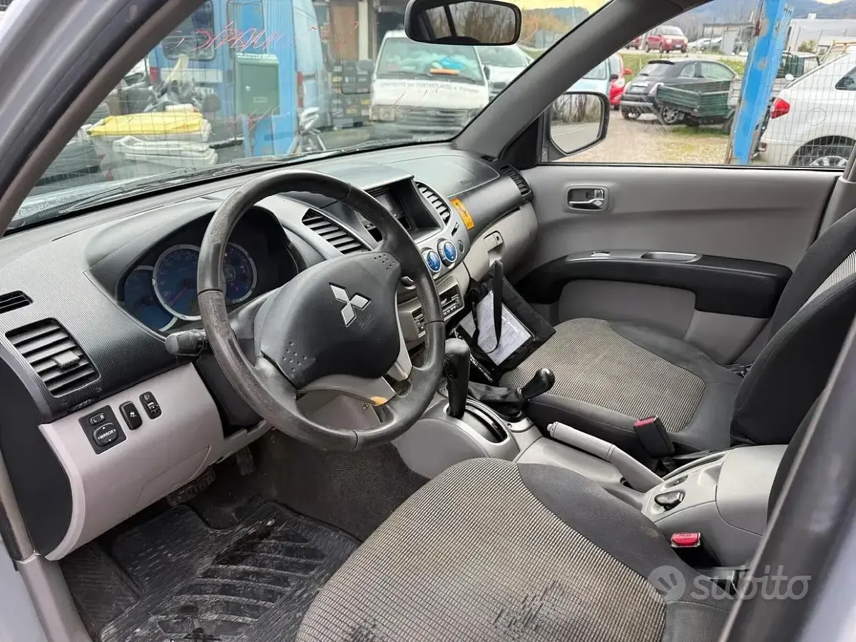 Occasion Mitsubishi L200 Invite 136 ch (100 kW) 2007 Gris Pick-up