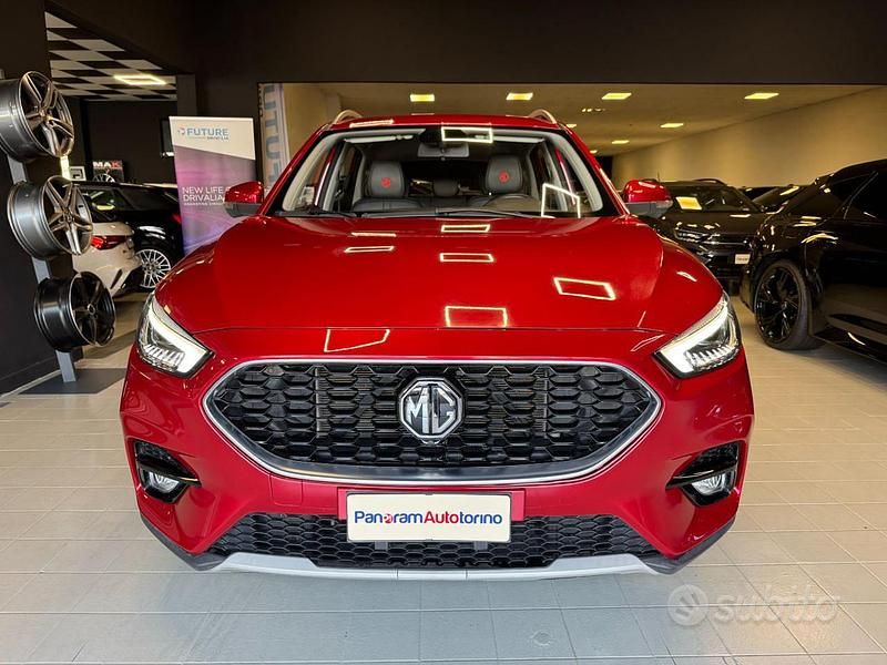 Usata MG ZS Luxury 106 CV (77 kW) 2023 Rosso Berlina
