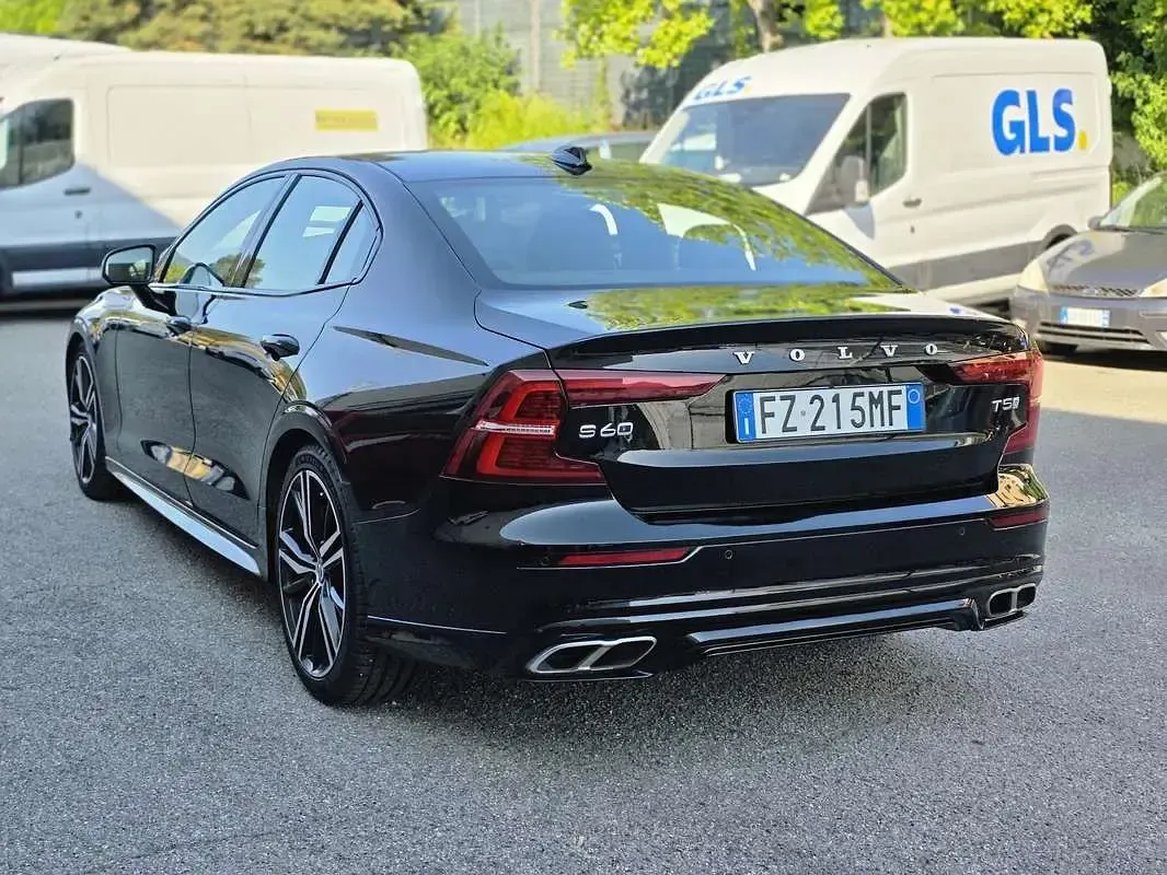 Usata Volvo S60 R-Design 250 CV (183 kW) 2019 Berlina
