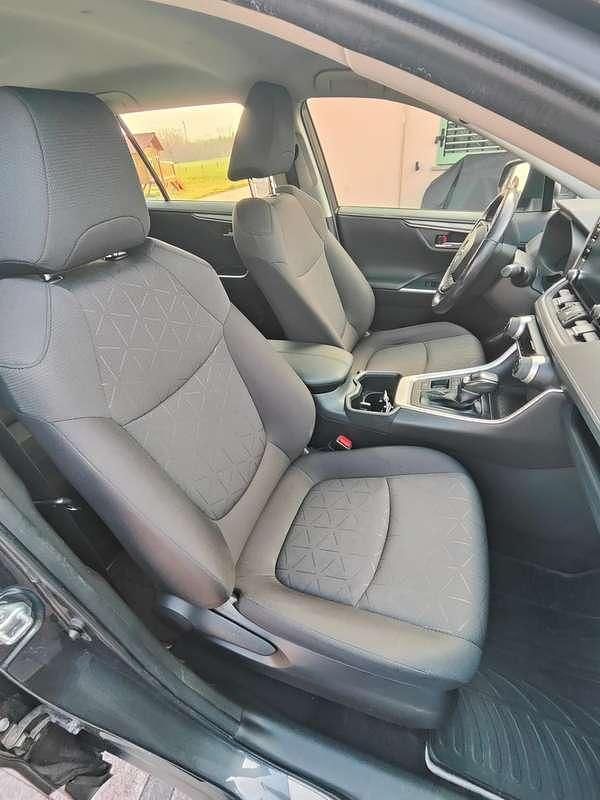 Usata Toyota RAV4 Hybrid Active 178 CV (130 kW) 2022 Grigio SUV