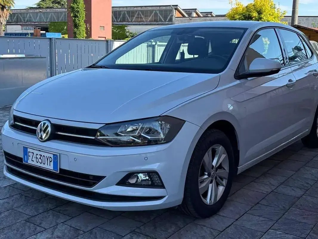 Usata VW Polo Comfortline 95 CV (69 kW) 2020 Argento Utilitaria