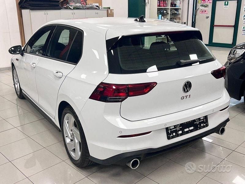 Usata VW Golf VIII GTI 245 CV (180 kW) 2023 Bianco Berlina