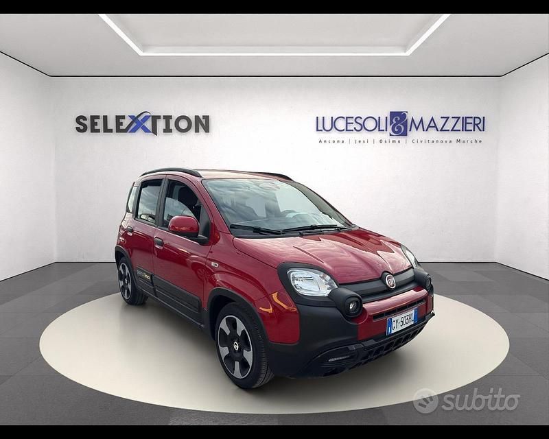 Usata Fiat Panda Cross Cross 69 CV (50 kW) 2025 Rosso Utilitaria