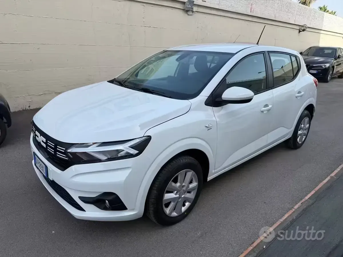 Usata Dacia Sandero 101 CV (74 kW) 2024 Bianco Berlina