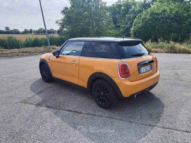 Occasion Mini Cooper D 116 ch (85 kW) 2017 Orange Citadine