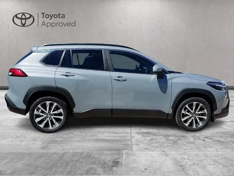 Usata Toyota Corolla Cross Trend 152 CV (111 kW) 2024 Grigio SUV