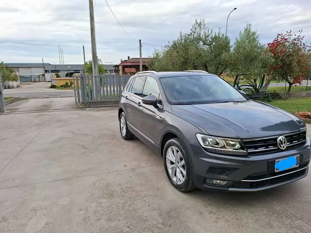 Usata VW Tiguan Business 150 CV (110 kW) 2017 Grigio SUV