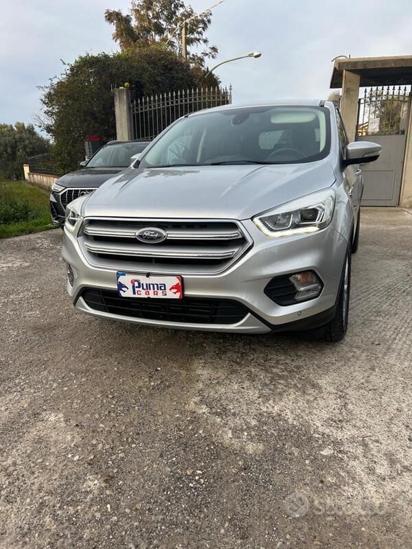 Usata Ford Kuga Business Edition 120 CV (88 kW) 2019 Grigio SUV