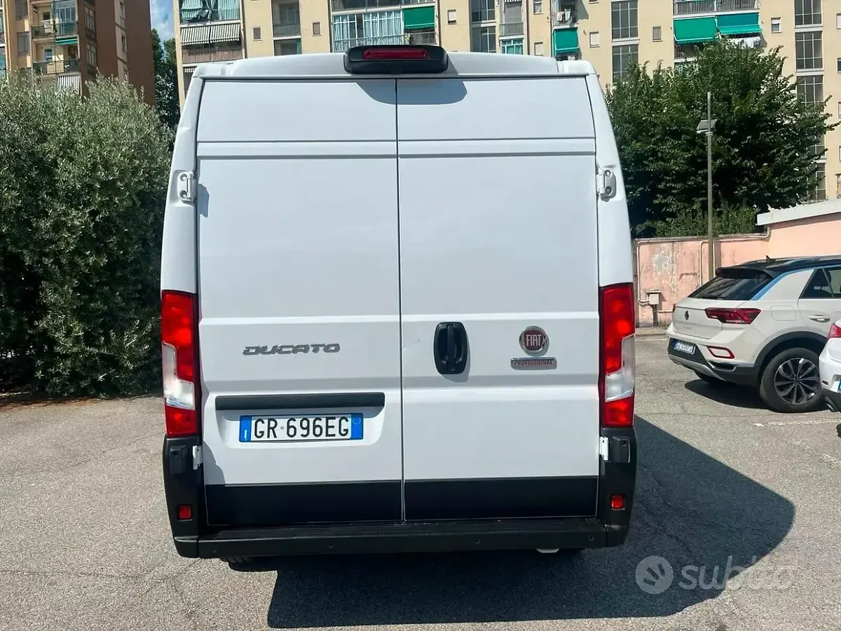 Usata Fiat Ducato 140 CV (102 kW) 2023 Bianco Furgone