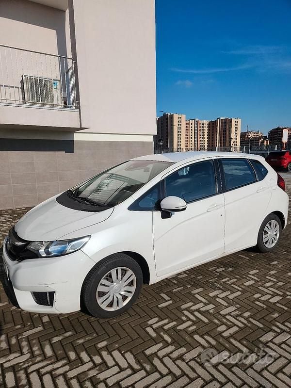 Usata Honda Jazz 102 CV (75 kW) 2017 Bianco Utilitaria