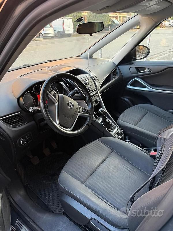 Usata Opel Zafira Family 101 CV (74 kW) 2012 Monovolume