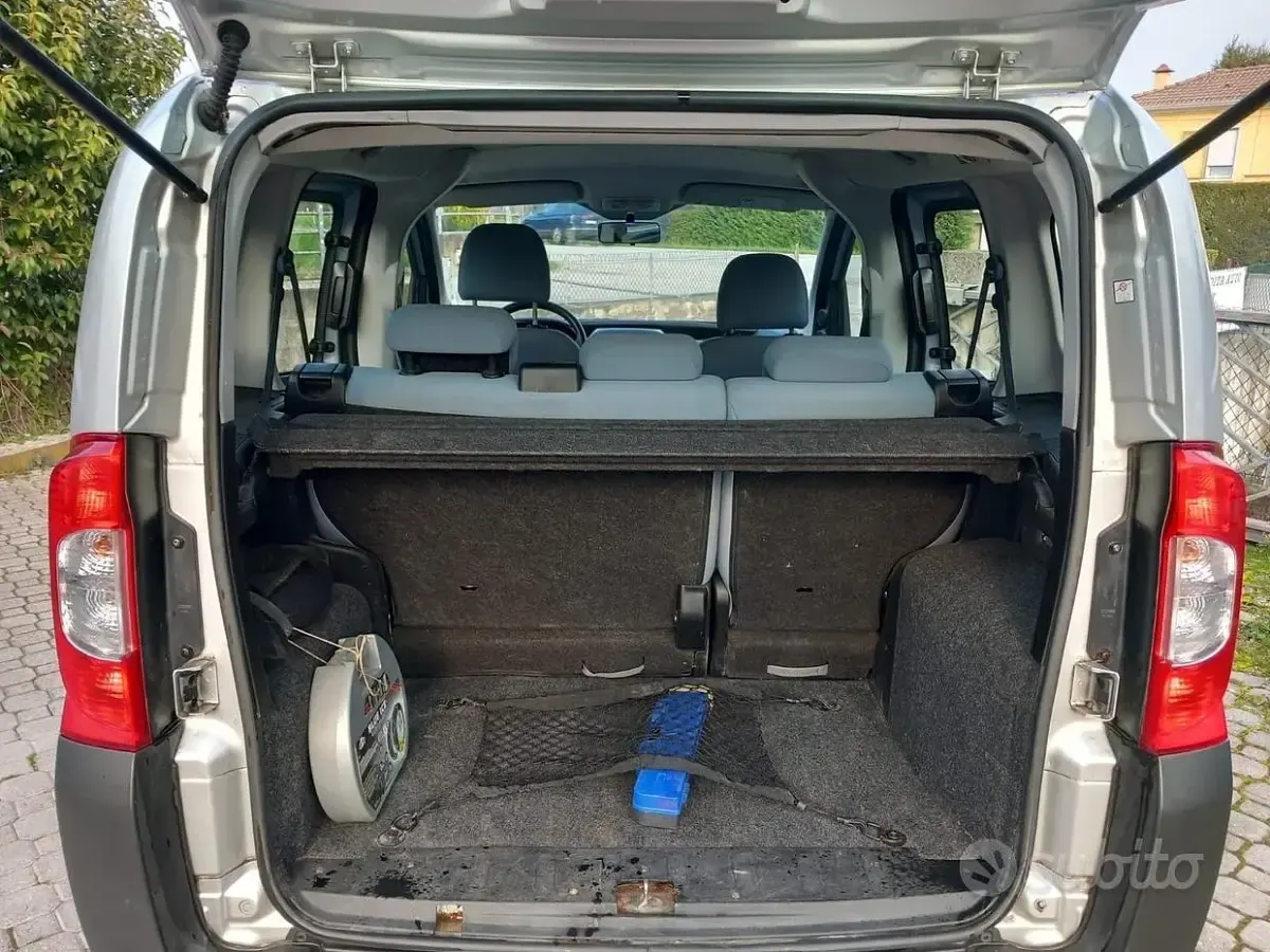 Usata Peugeot Bipper Outdoor 75 CV (55 kW) 2012 Grigio Monovolume