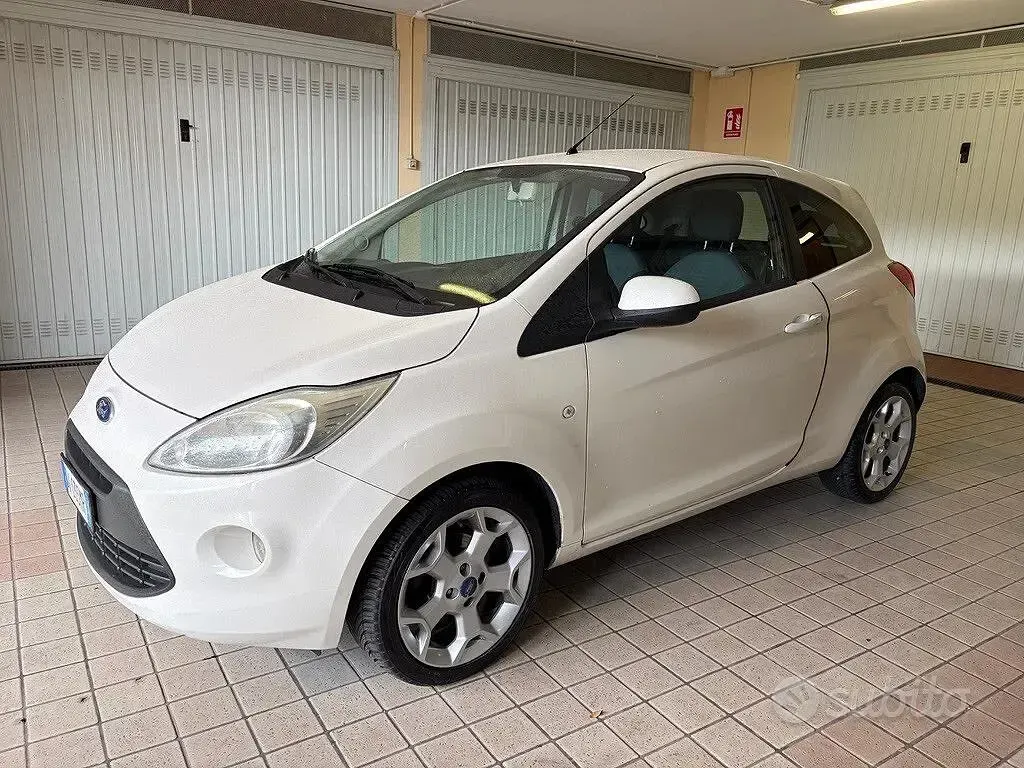 Usata Ford Ka Titanium 69 CV (50 kW) 2009 Bianco Utilitaria