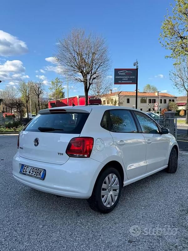Usata VW Polo Comfortline 74 CV (54 kW) 2010 Bianco Utilitaria