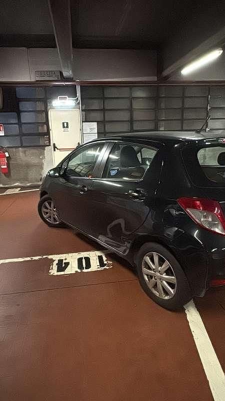 Usata Toyota Yaris Lounge 90 CV (66 kW) 2013 Berlina