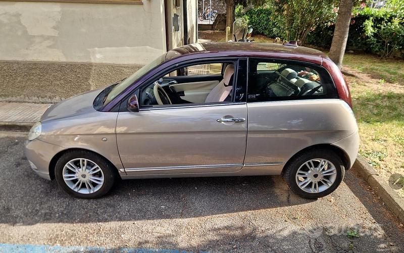Usata Lancia Ypsilon 60 CV (44 kW) 2008 Grigio Utilitaria