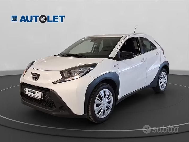Usata Toyota Aygo X Active 72 CV (52 kW) 2022 Bianco SUV