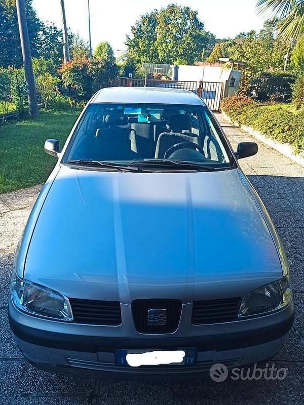 Usata Seat Ibiza 50 CV (36 kW) 2000 Grigio Utilitaria